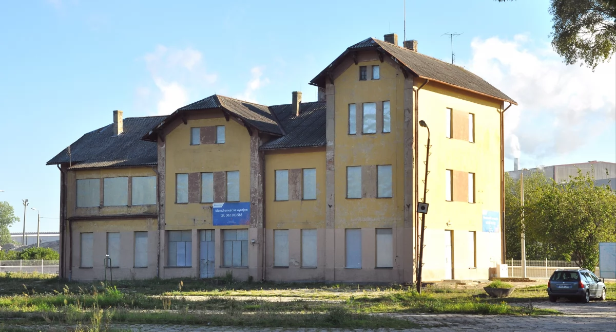 Zdjęcie budynku dawnego dworca PKP Końskie