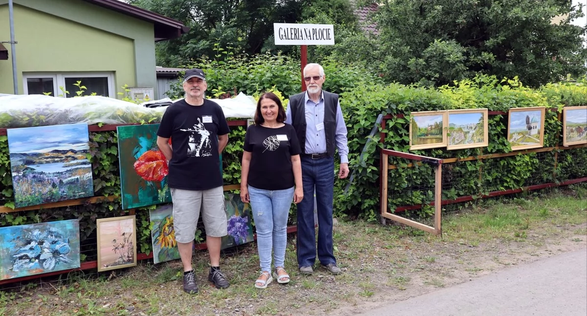 Zdjęcie organizatorów Galerii na płocie