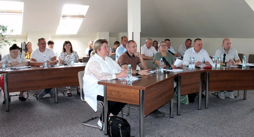Zdjęcie radnych gminy Smyków na V sesji
