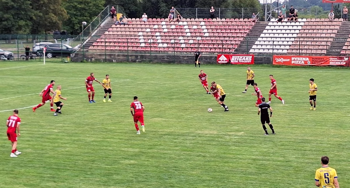 Zdjęcie zpiątkowego sparingu Ceramika Opoczno - MKS Neptun Końskie