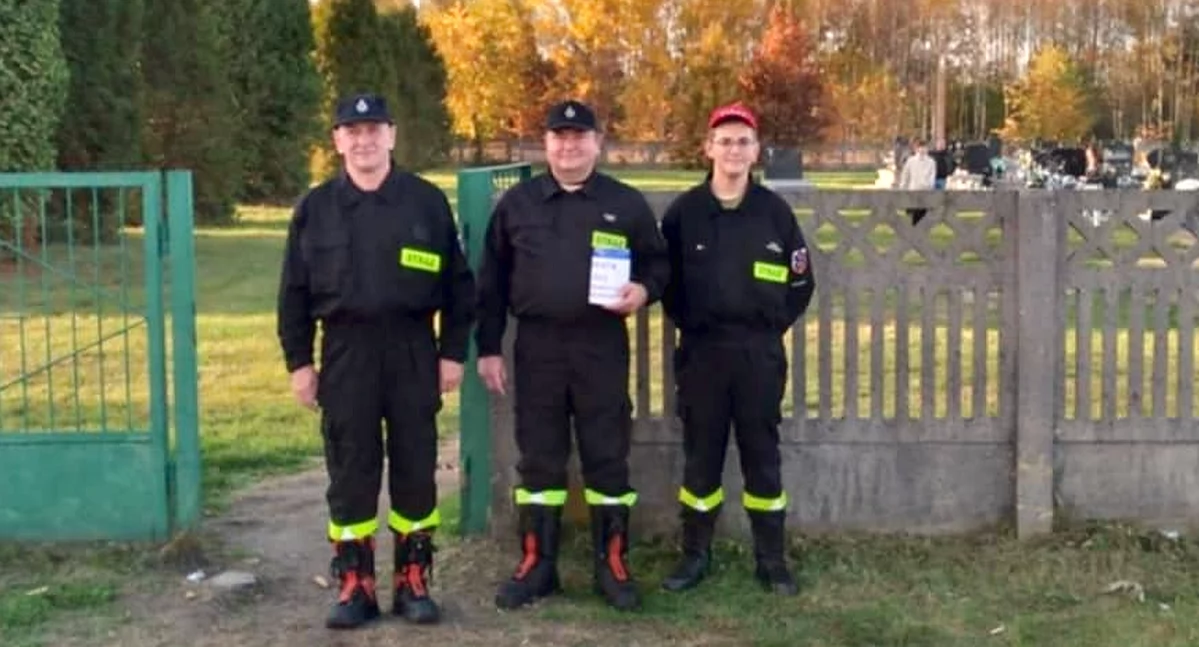 Zdjęcie druhów-strażaków podczas jednej z poprzednich kwest w Miedzierzy