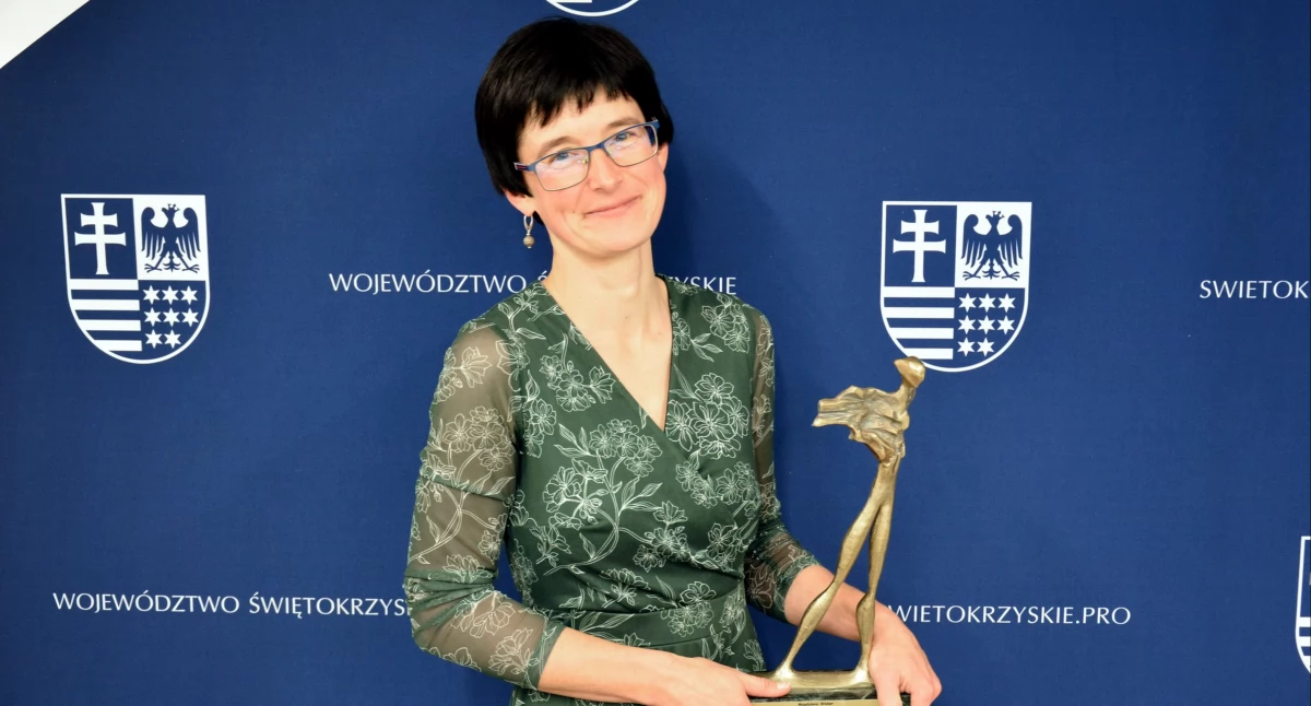 Zdjęcie Magdaleny Weber ze statuetką
