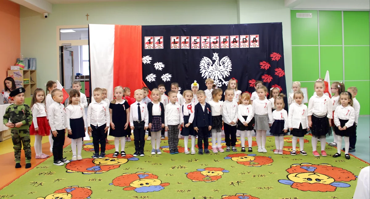 Zdjęcie z uroczystej akademii w Przedszkolu w Smykowie