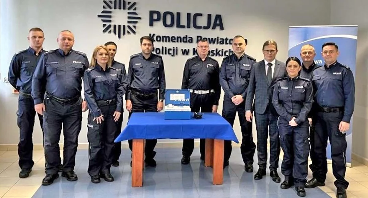 Zdjęcie z przekazania alkomatu