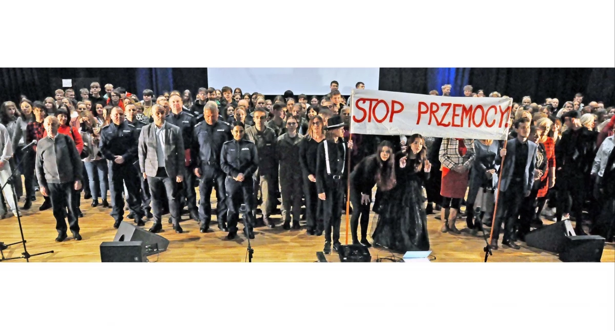 Zdjęcie finałoweja sceny z udziałem widzów