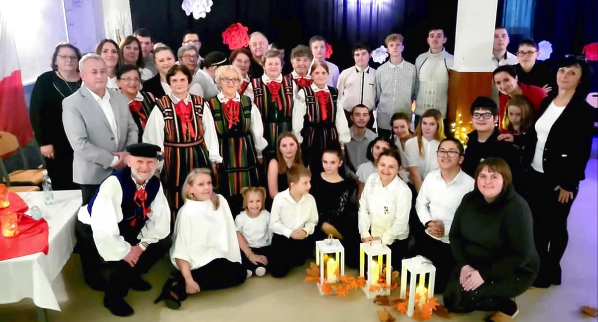 Zdjęcie uczestników wieczornicy