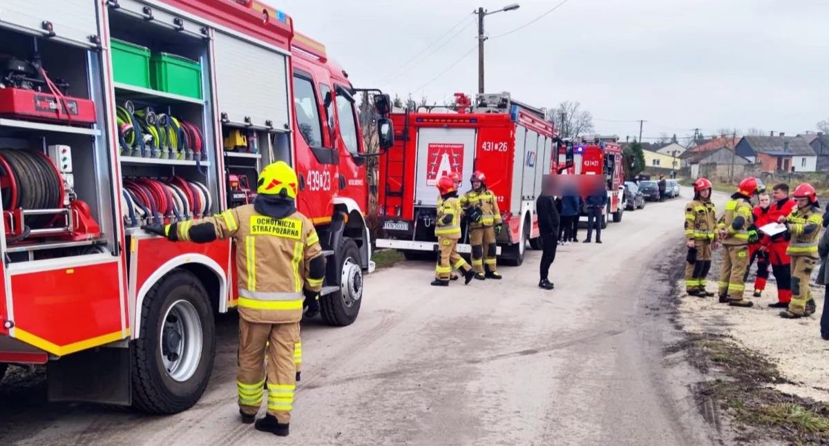 Zdjęcie strażaków biorących udziałw akcji w Sworzycach