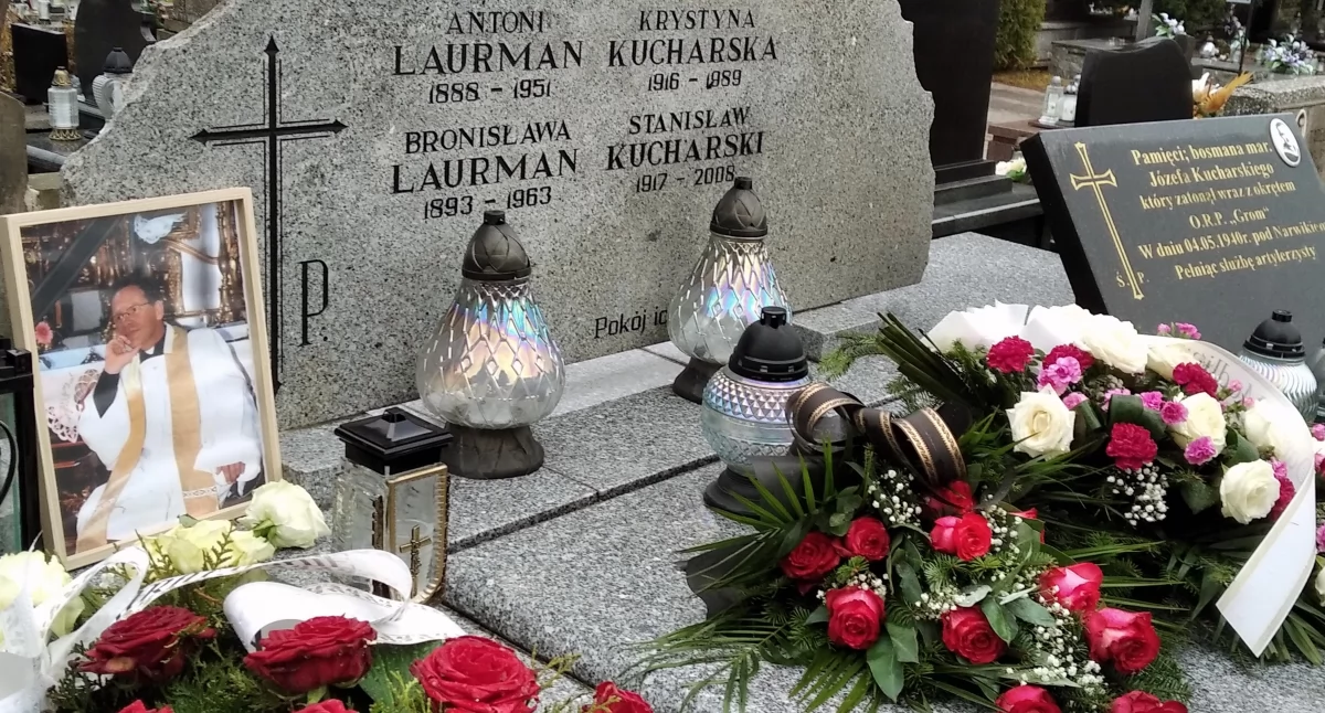Zdjęcie grobu na cmentarzu parafialnym w Końskich, gdzie złożono ciało księdza kanonika Grzegorza Kucharskiego