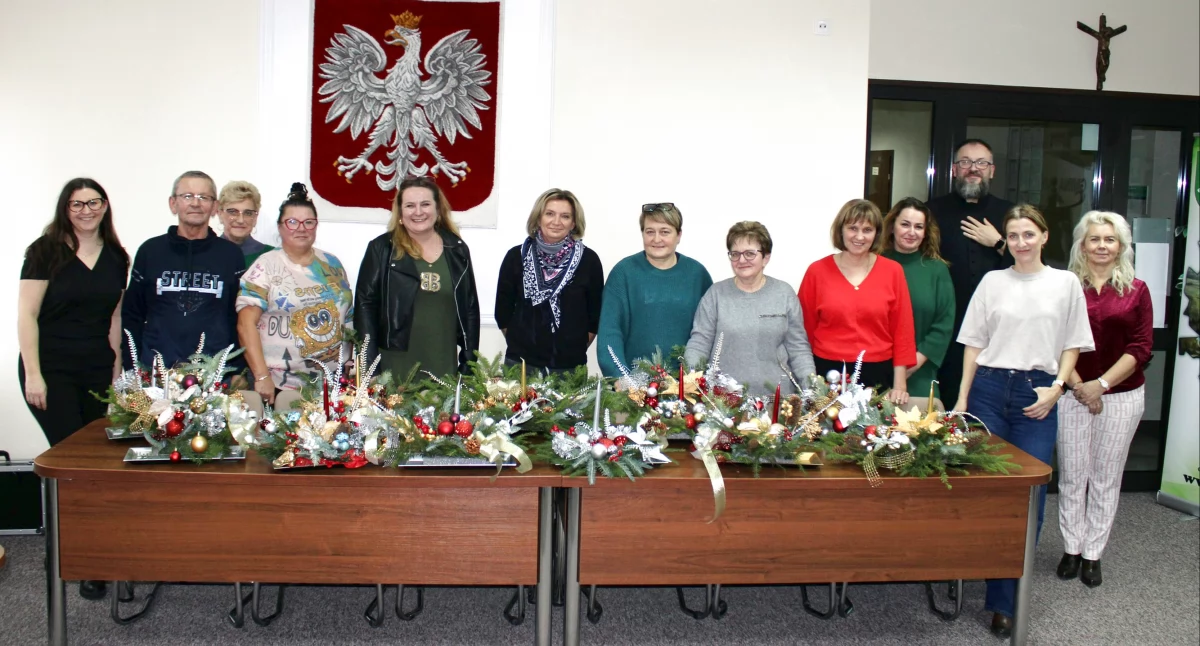 Zdjęcie uczestników warsztatów świątecznych w Smykowie