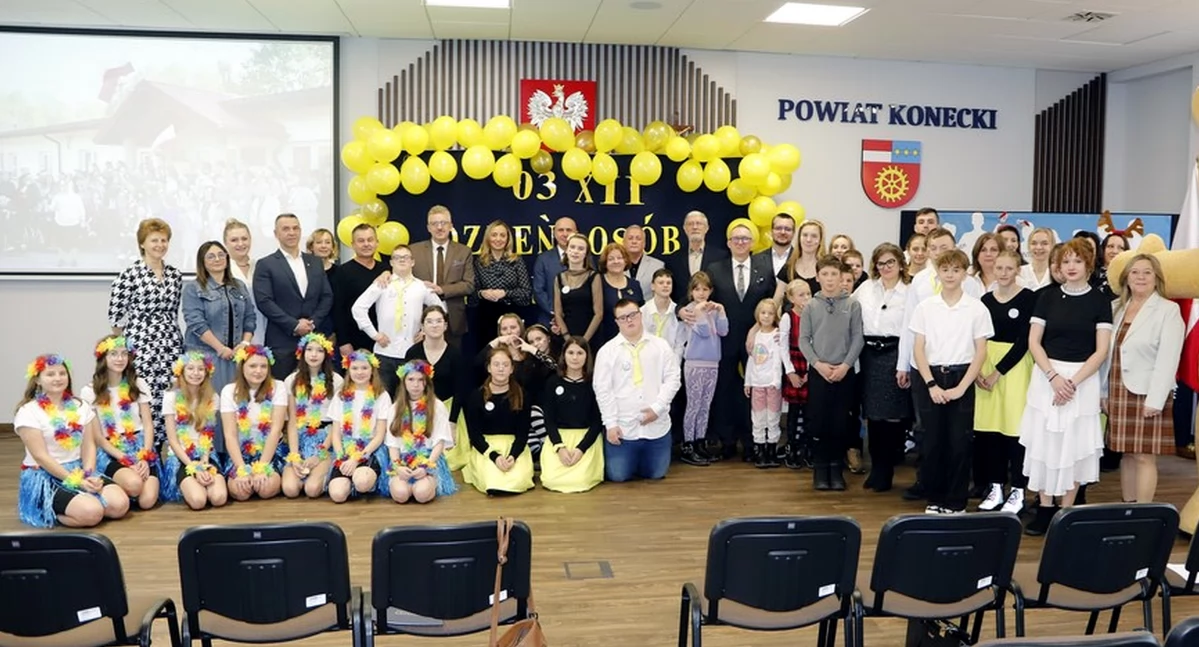 Uroczystości , Wszyscy jesteśmy czyli Międzynarodowy Dzień Osób Niepełnosprawnościami [ZDJĘCIA] - zdjęcie, fotografia