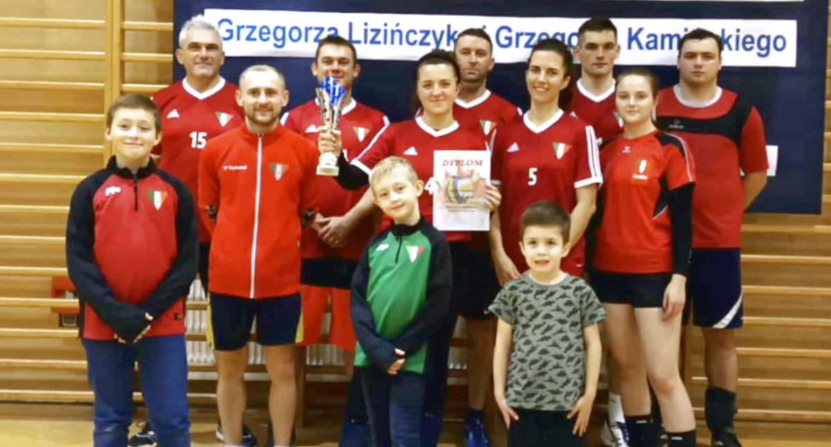Zdjęcie ekipy z Fałkowa w Przedborzu