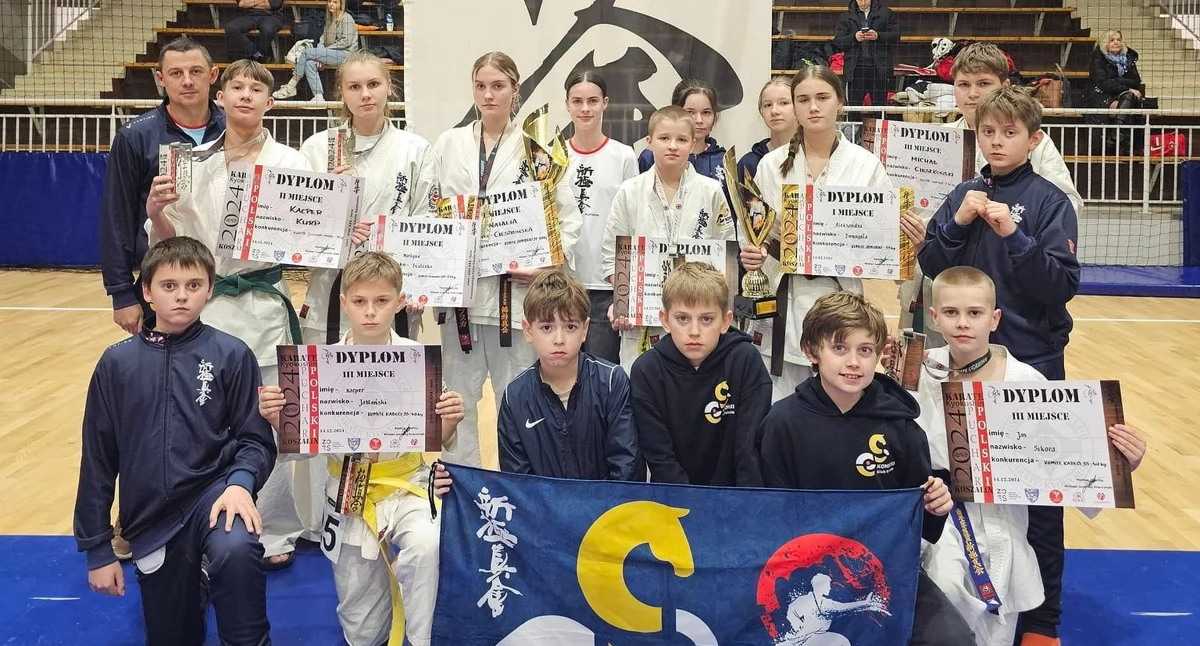 Zdjęcie drużyny Koneckiego Klubu Karate Kyokushin w Koszalinie