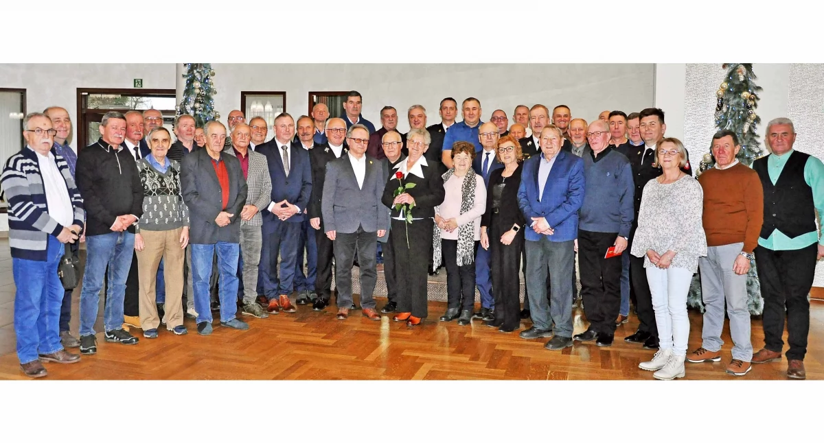 Zdjecie uczestników spotkania z okazji 30-lecia związku