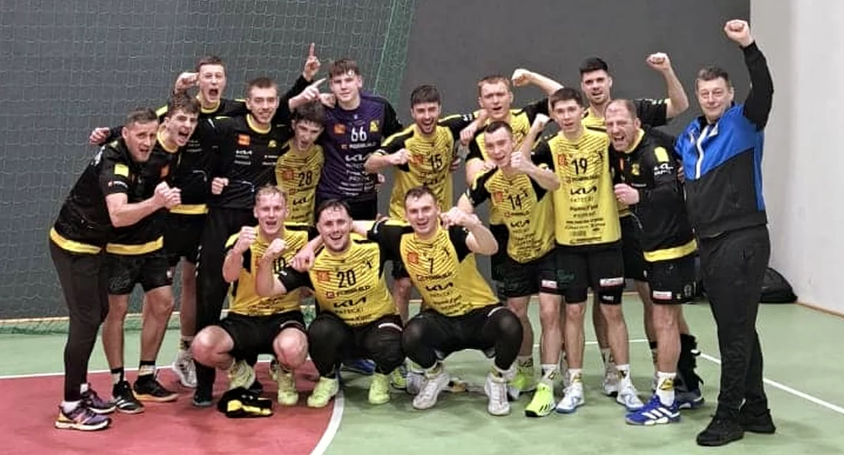 Zdjęcie zwycięskiej drużyny KSSPR Końskie w Oławie