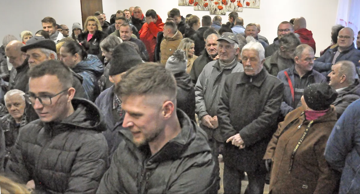 Zdjęcie protestujących mieszkańców gminy Słupia Konecka