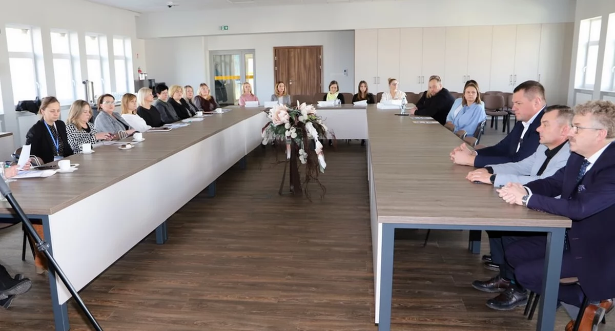 Zdjęcie ze spotkania podsumowującego projekt Koneckie gwarancje dla młodzieży - one stop shop