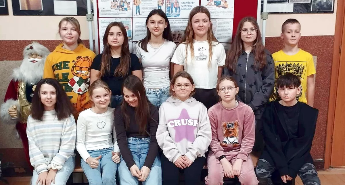 Zdjęcie piątoklasistów z SP w Pomykowie, którzy zakwalifikowali się do II etapu konkursu Tradycyjny sad 