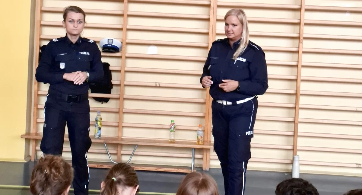 Zdjęcie sierż. szt. Marty Przygodzkiej i asp. Moniki Zamachowskiej na spotkaniu w Królewcu