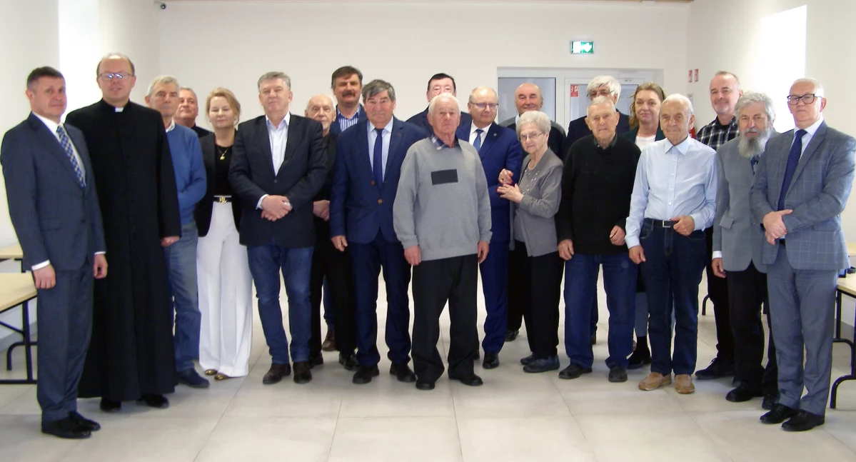 Pamiątkowe zdjęcie uczestników spotkania wielkanocnego