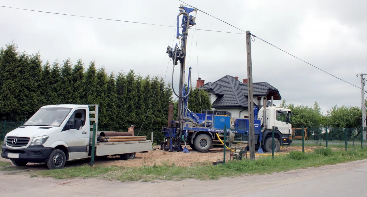 Zdjęcie z praz związanych z odwiertami kontrolnymi w Stanowiskach