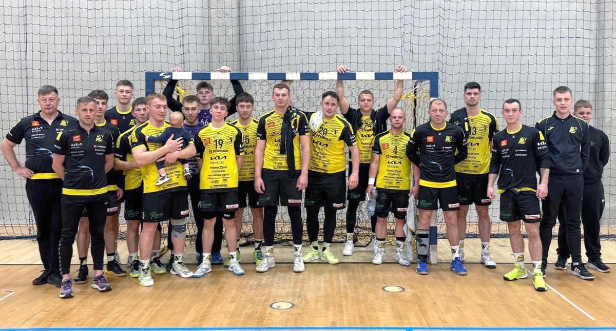 Zdjęcie drużyny KSPPR Końskie po środowym meczu z SMS ZPRP II Kielce