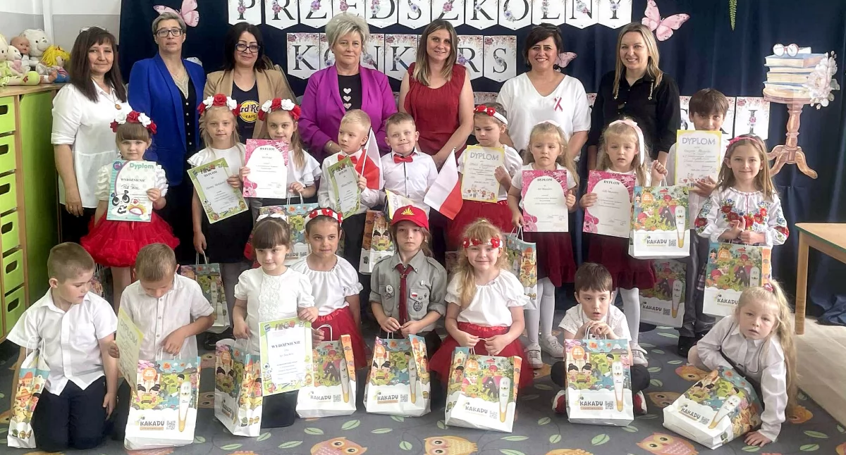Zdjęcie uczestników i organizatorów konkursu