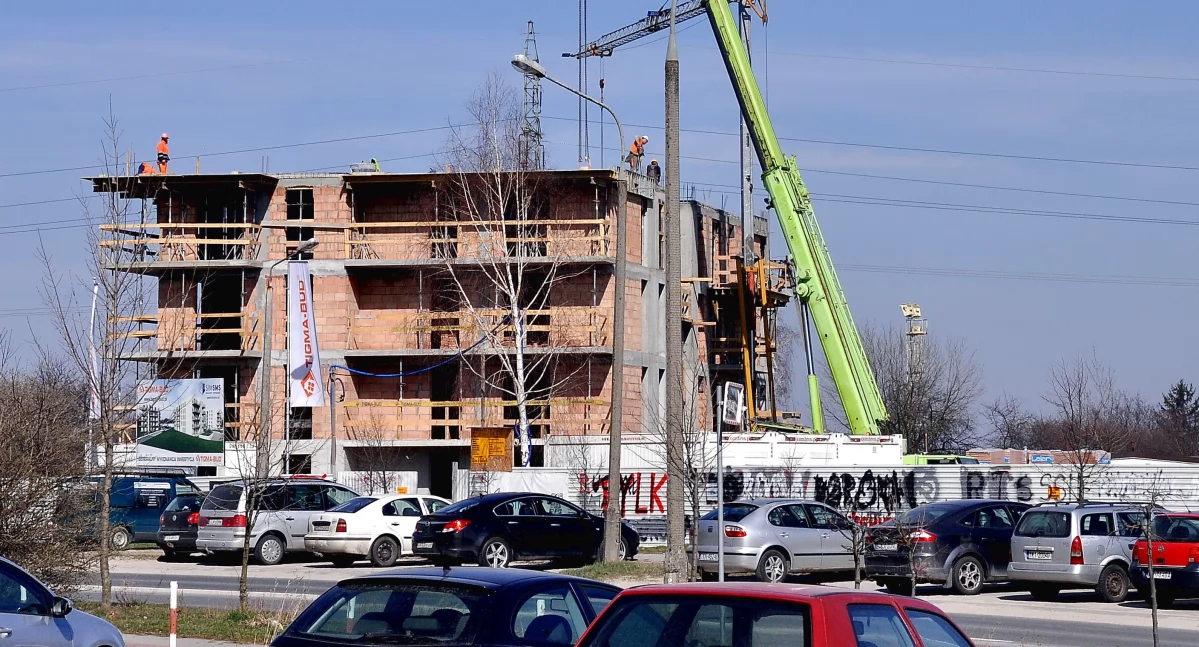 Zdjecie jednego z budowanych bloków przy ul. Armii Krajowej w Końskich