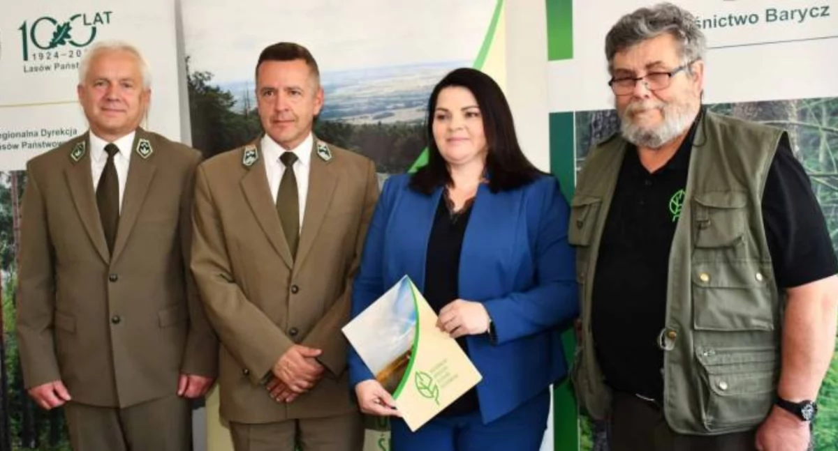 Sygnatariusze utworzenia rezerwatu Papiernia Fot. Lasy Państwowe