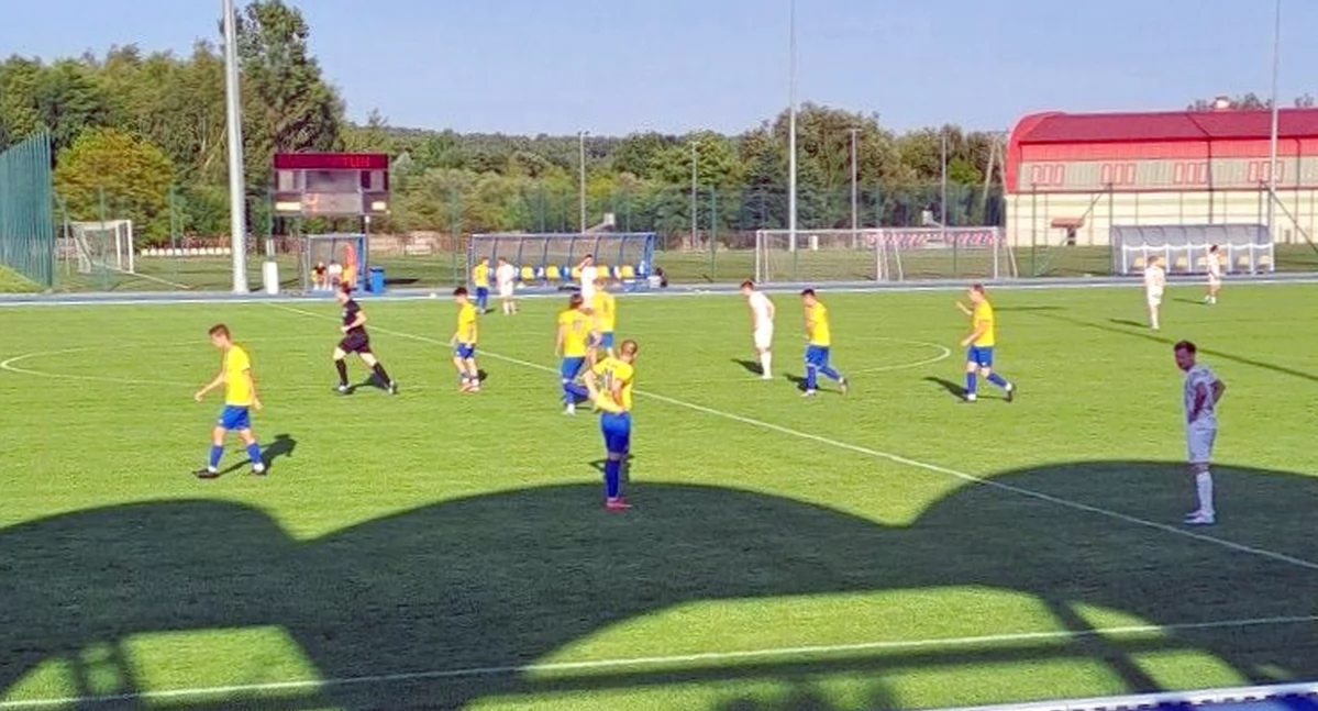 Zdjęcie z niedzielnego meczu GKS Nowiny - Neptun Końskie
