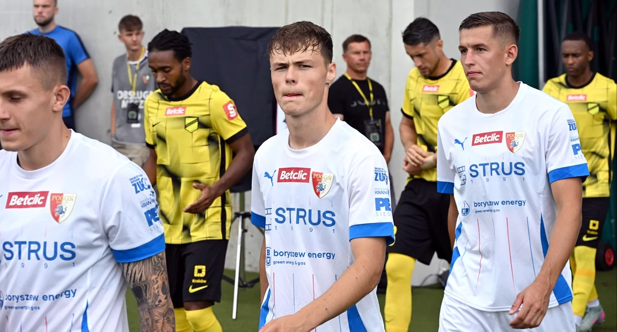 Zdjęcie - Jakub Zbróg (w środku), fot. Pogoń Siedlce