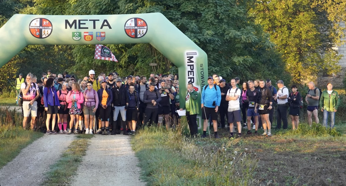 Zdjęcie ze startu rajdu