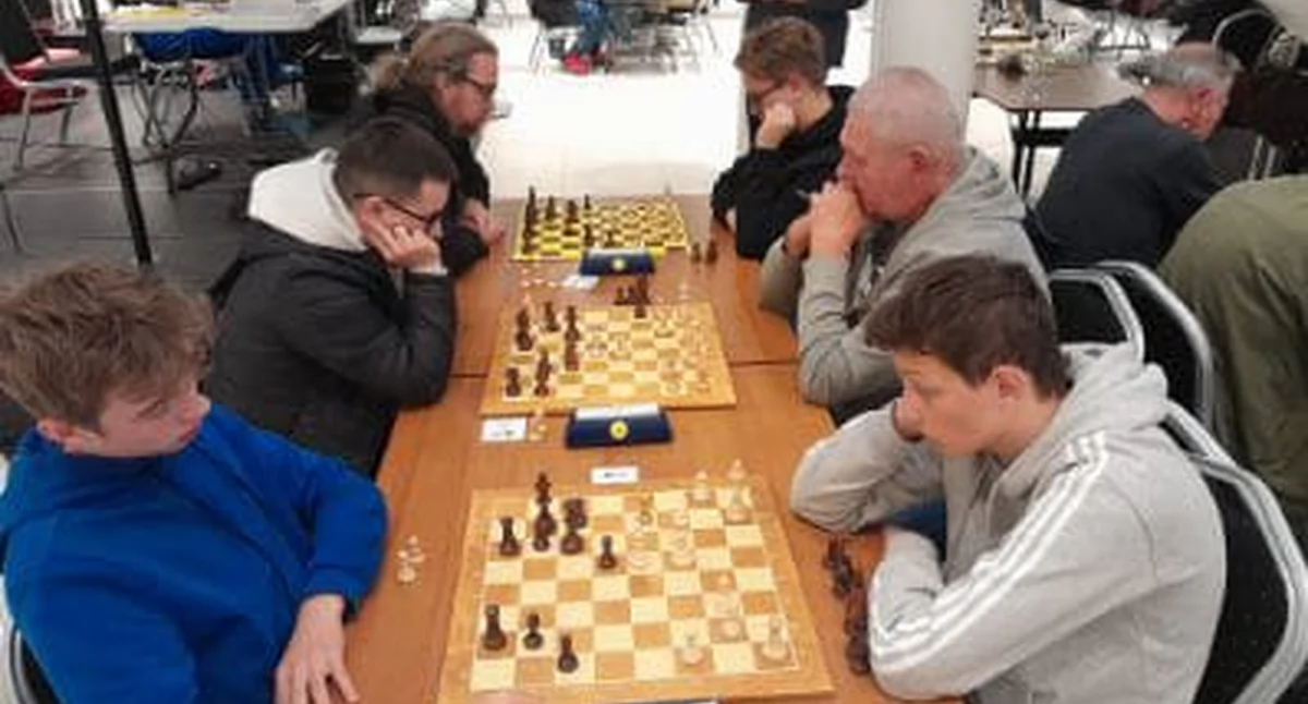 Zdjęcie z niedzielnych zawodów szachowych w KCK