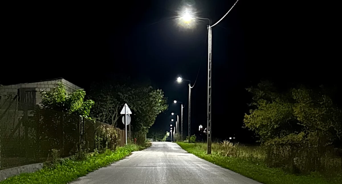 Zdjęcie oświetlenia ulicznego