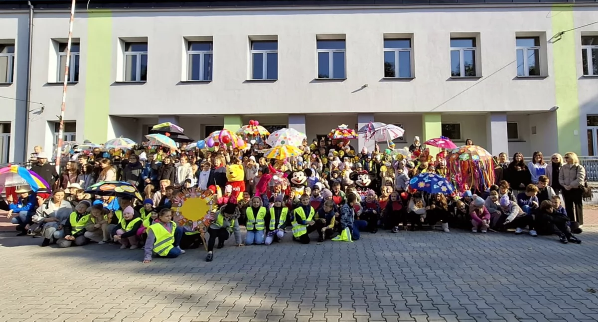 Zdjęcie uczestników akcji w SP Radoszyce