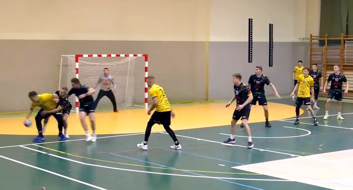 Zdjęcie z sobotniego meczu UMKS Trójka Ostrołęka - KSSPR Końskie (fot. RCS Livestream)