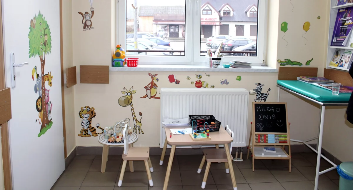 Zdjęcie kącika dla najmłodszych pacjentów w Ośrodku Zdrowia w Smykowie