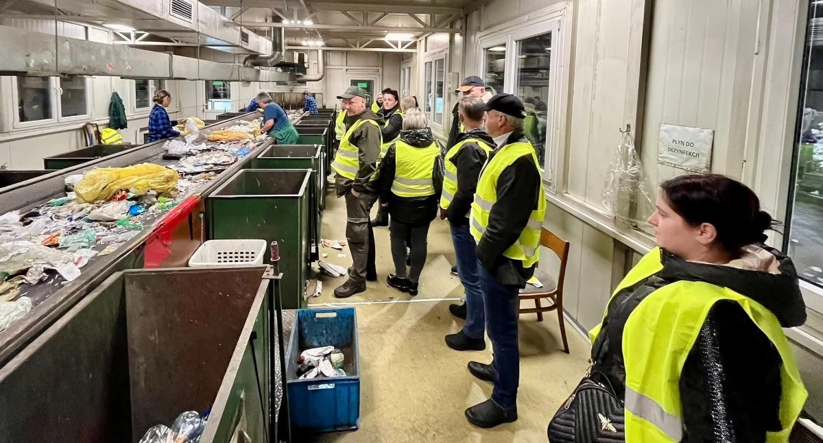 Zdjęcie delegacji gminy Fałków w PGK Końskie