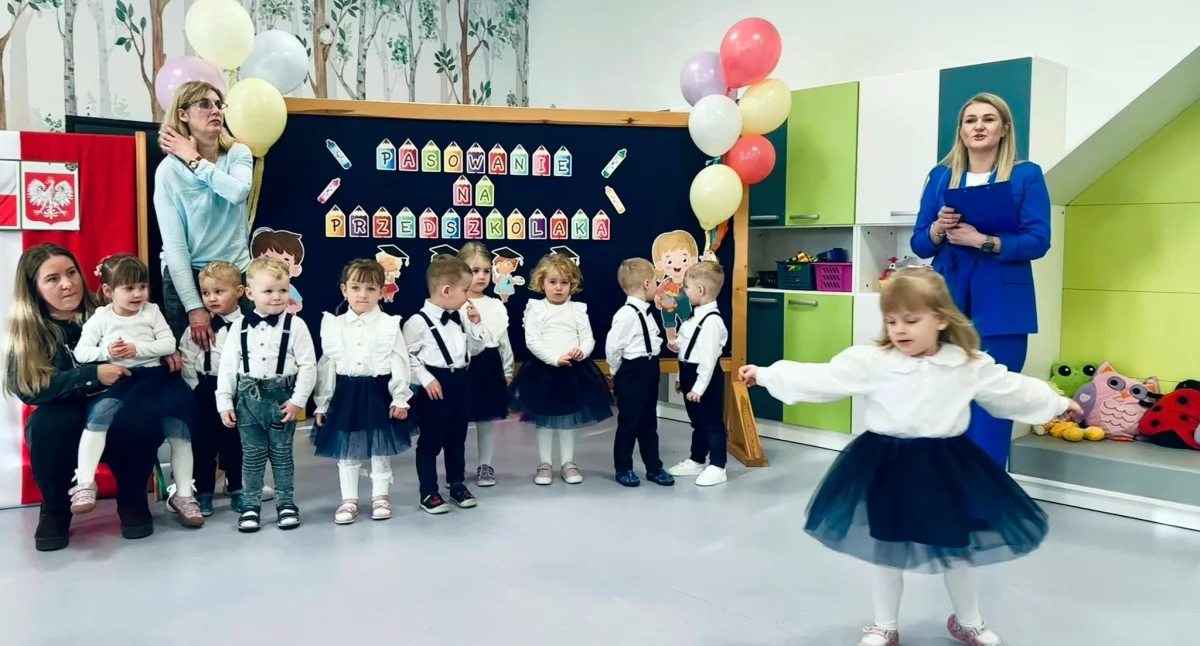 Zdjęcie z uroczystego pasowania na przedszkolaka
