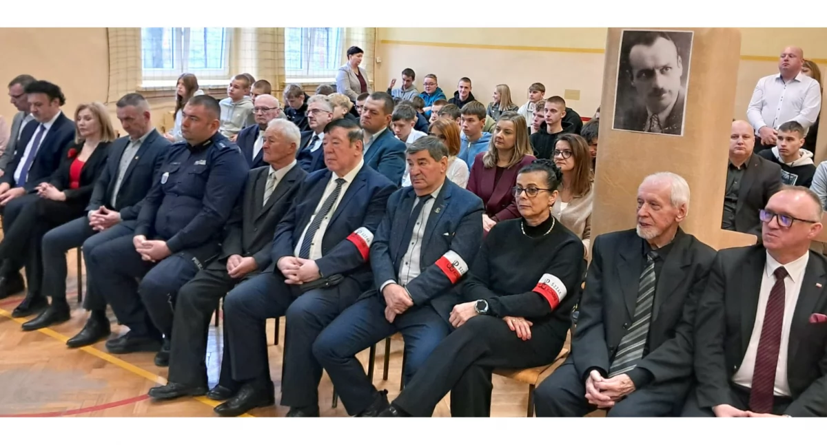 Zdjęcie honorowych gości Święta Patrona w ZSP nr 2 w Końskich