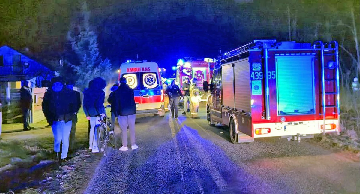 Zdjęcie służb ratunkowych na miejscu zdarzenia