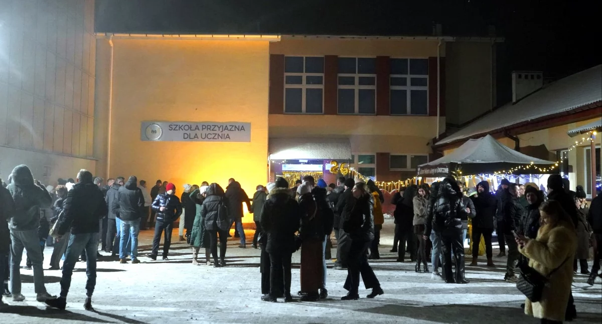 Uroczystości , GOWARCZÓW Była szampańska zabawa! Pożegnali Stary powitali [ZDJĘCIA] - zdjęcie, fotografia