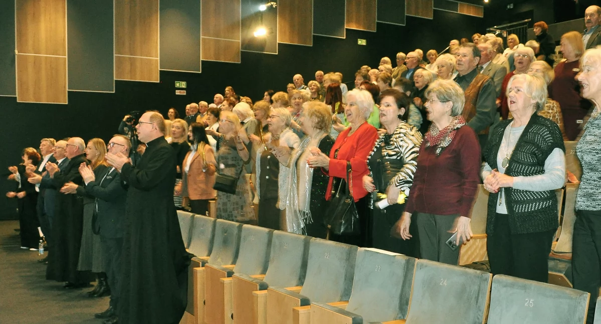 Zdjęcie z jubileuszu UTW w Końskich