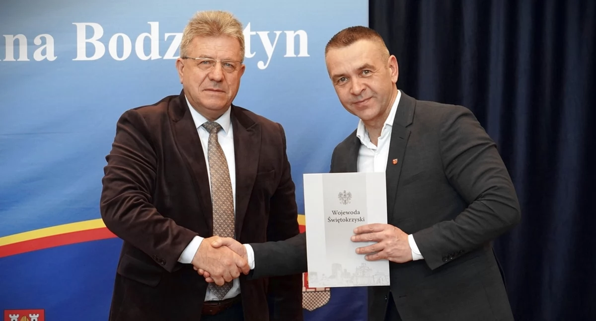 Zdjęcie wojewody Józefa Bryka i członka Zarządu Powiatu Koneckiego Wojciecha Owczarka