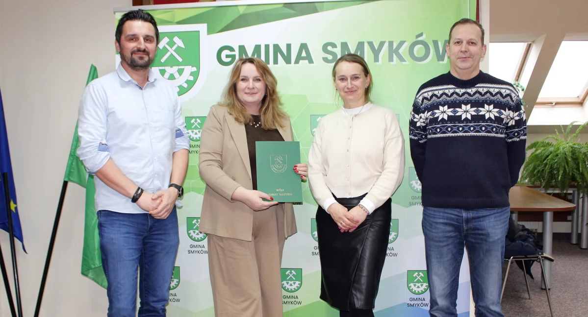 Zdjęcie sygnatariuszy umowy