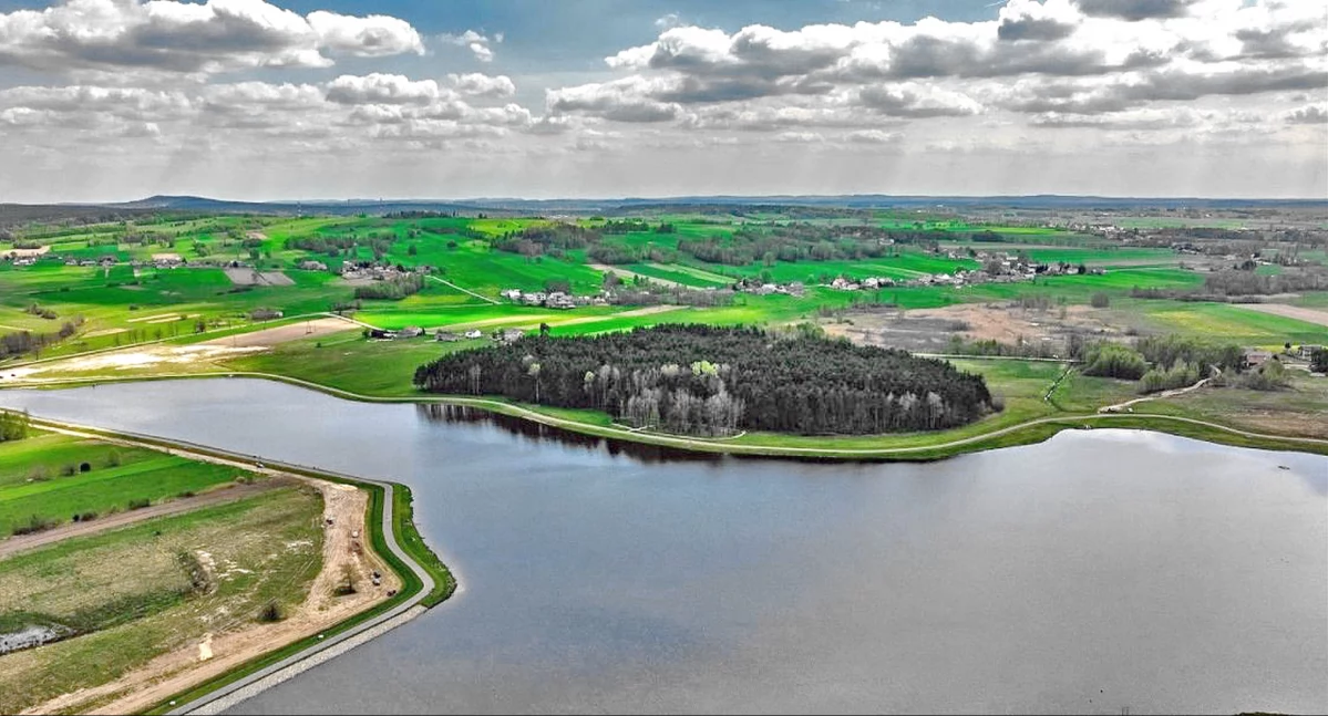  Zdjęcie zalewu w Antoniowie, obok którego będą prowadzone odwierty