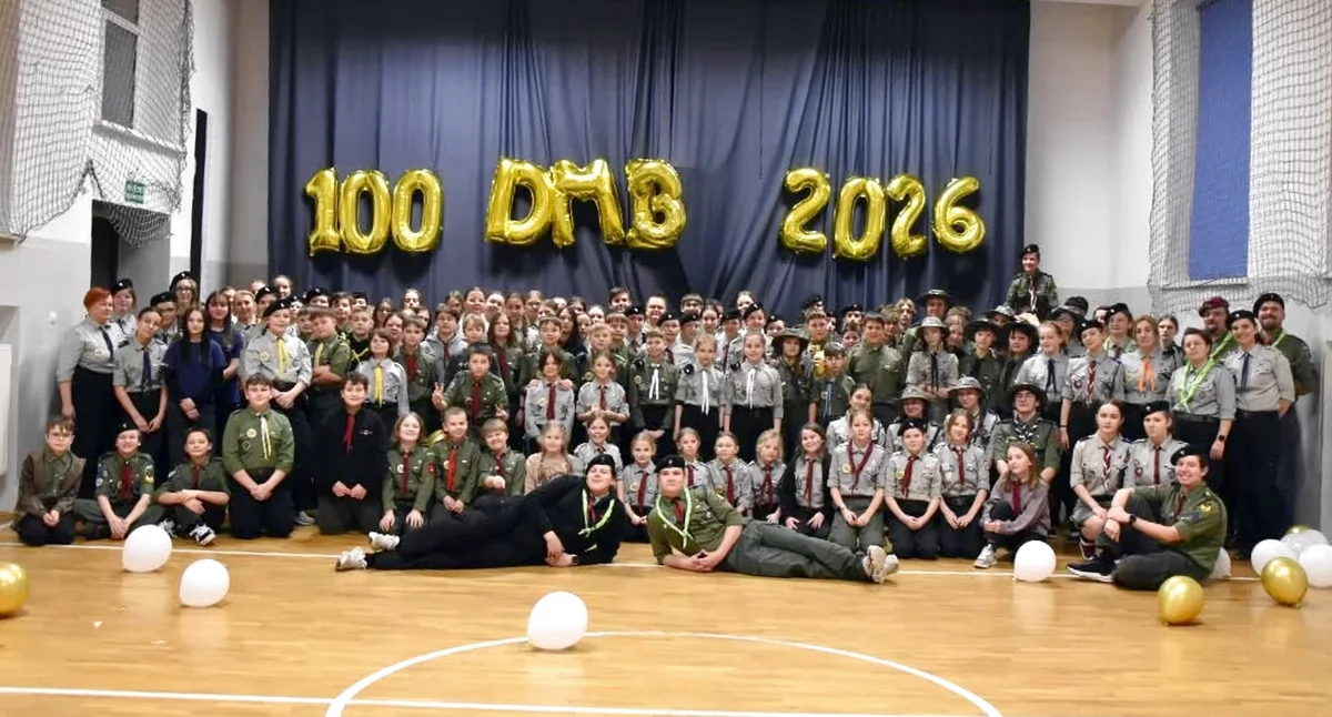 Pamiątkowe zdjęcie uczestników spotkania. Fot. ZHP Końskie