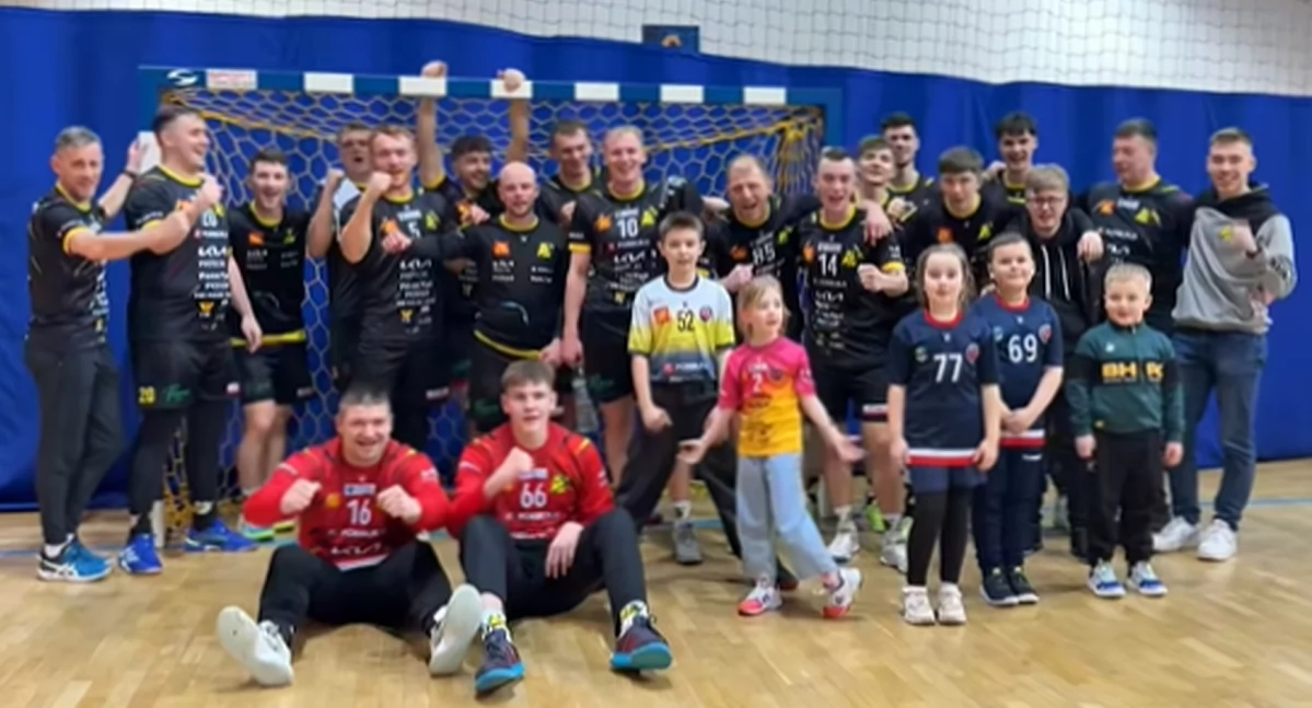 Zdjęcie drużyny KSSPR Końskie po meczu z SMS ZPRP II Płock