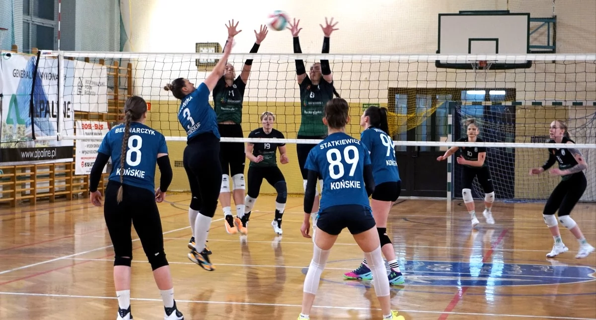 Zdjęcie z meczu SST Mark-Bud Lubcza Racławówka -  Fair Play Końskie. Fot. Zdzisław Kałamarz