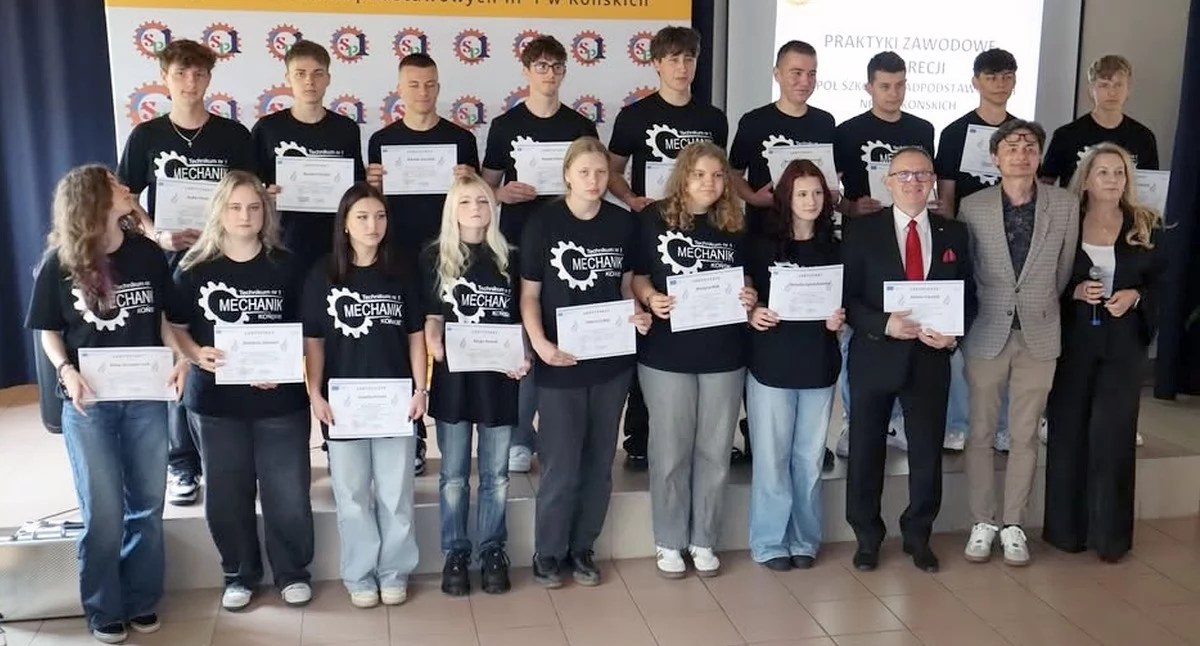 Zdjęcie uczniów ZSP nr 1 Końskie z Europassami