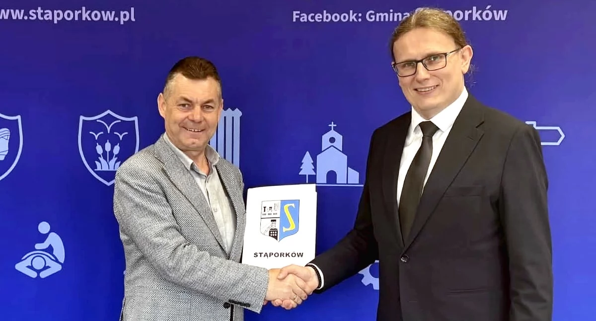 Zdjęcie z podpisania umowy z wykonawcą (1 kwietnia 2026 r.). Fot. archiwum Gmina Stąporków